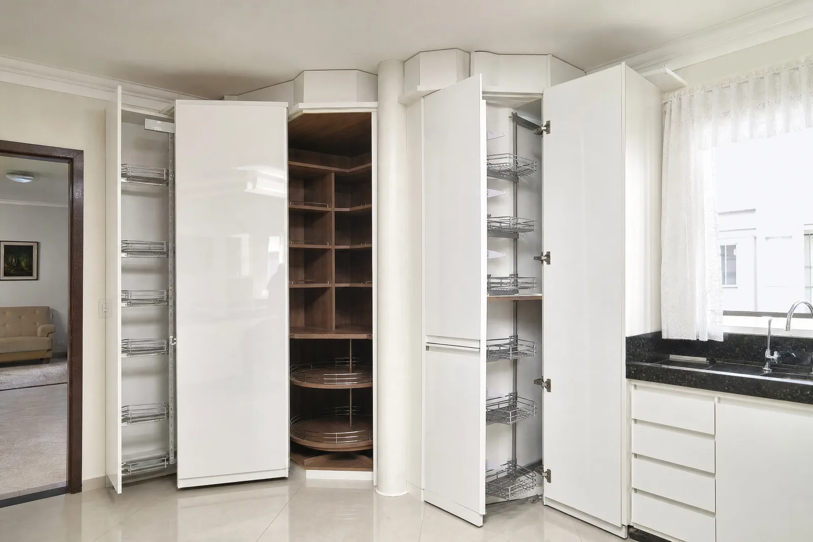 armário de cozinha sob medida em madeira, projeto Moveleiros
