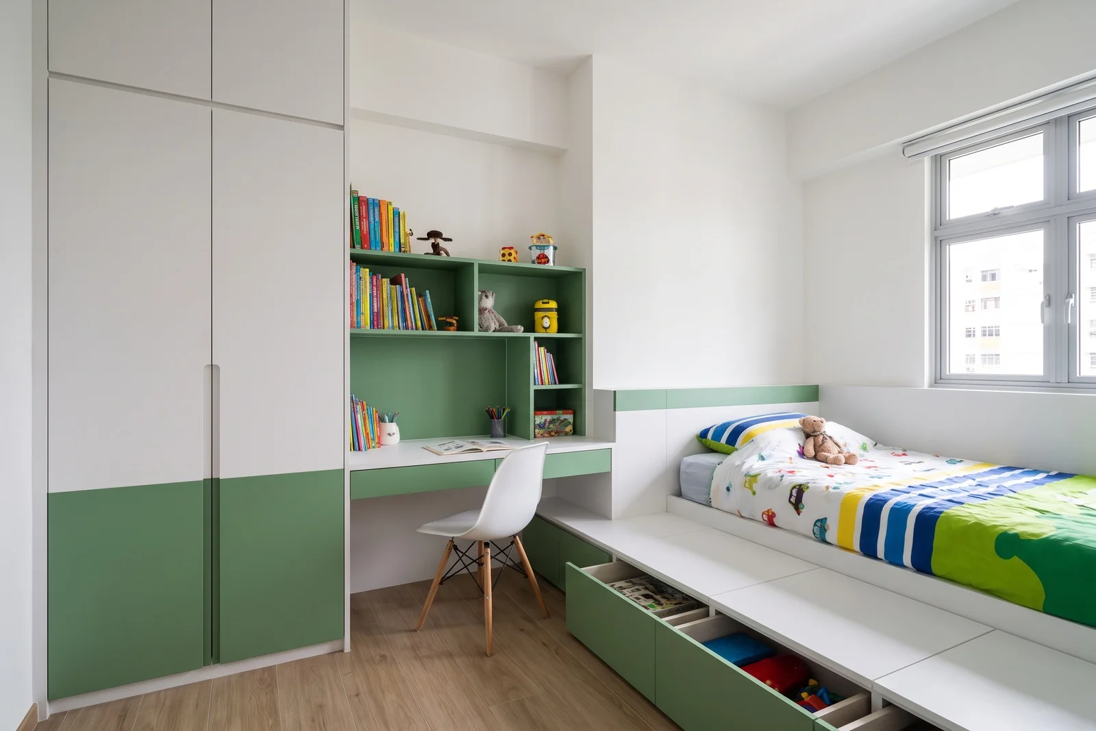 quarto infantil planejado pequeno em madeira, projeto Moveleiros